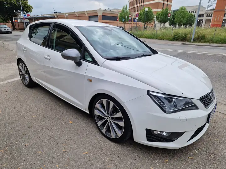 SEAT IBIZA