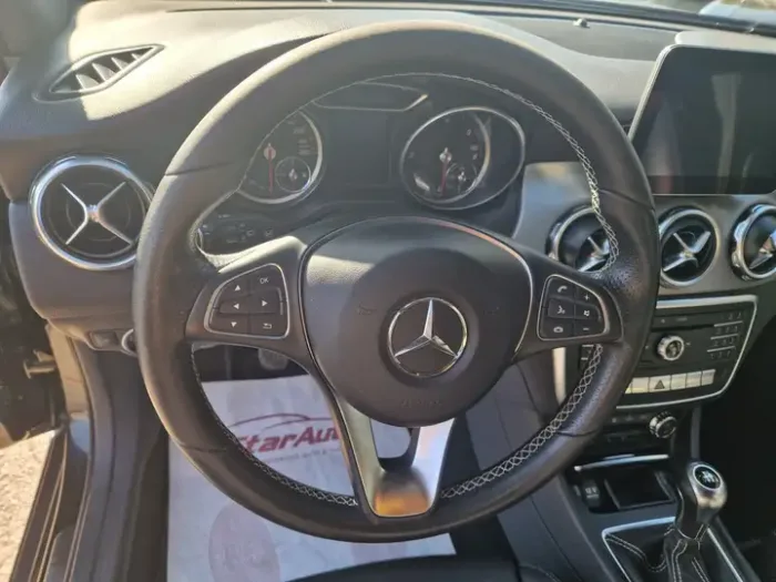 MERCEDES GLA 200