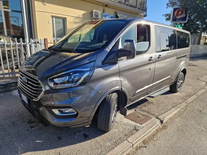 FORD TOURNEO