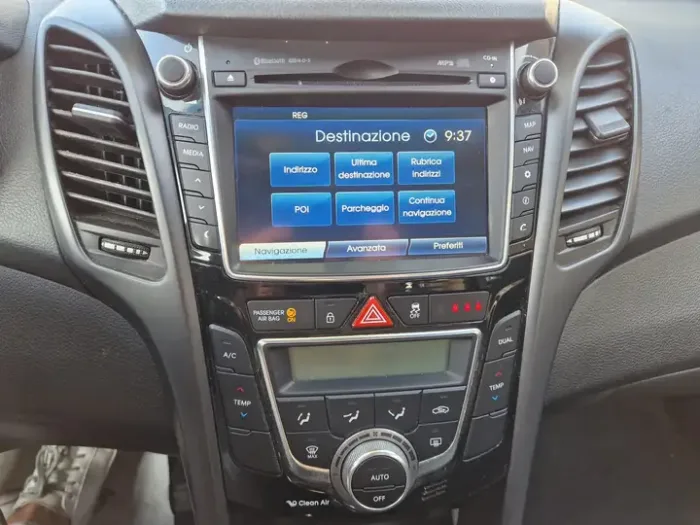 HYUNDAI  I30 WAGON 1.6 CRDI BUSINESS 110CV - immagine 9
