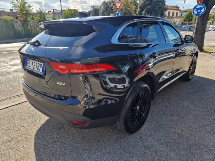 JAGUAR F-PACE 2.0 PRESTIGE AWD 180CV AUTO - immagine 4