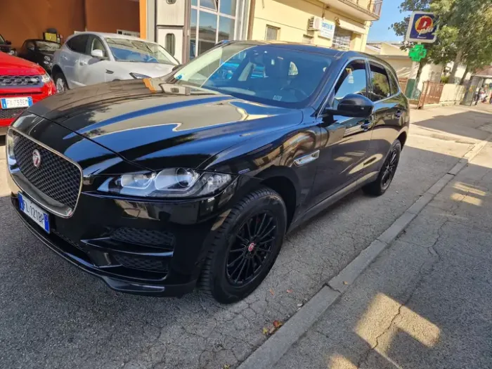 JAGUAR F-PACE 2.0 PRESTIGE AWD 180CV AUTO - immagine 2