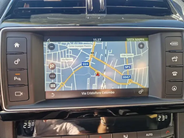 JAGUAR F-PACE 2.0 PRESTIGE AWD 180CV AUTO - immagine 6