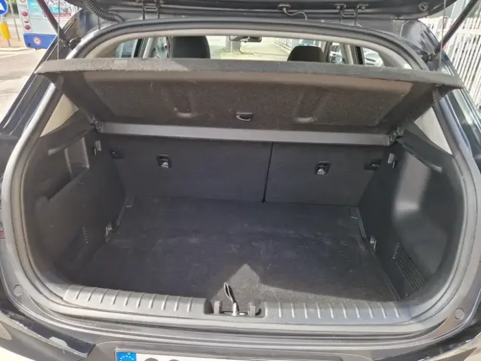 KIA STONIC 1.0 T-GDI MHEV STYLE - immagine 9