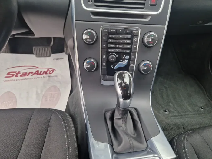 VOLVO V60 D3 2.0 D BUSINESS GEARTRONIC - immagine 10