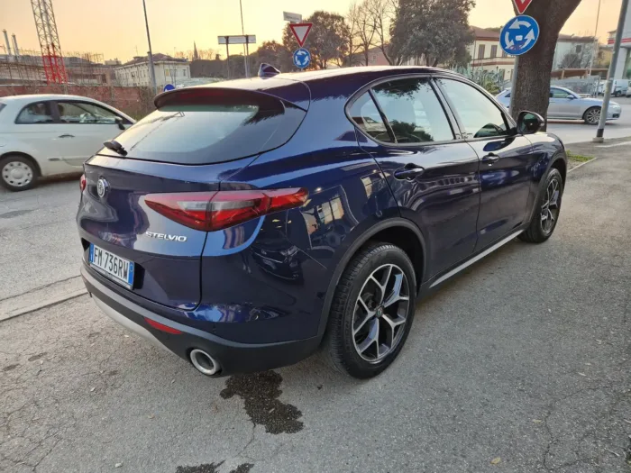 ALFA ROMEO STELVIO 2.2 SUPER Q4 210CV - immagine 3