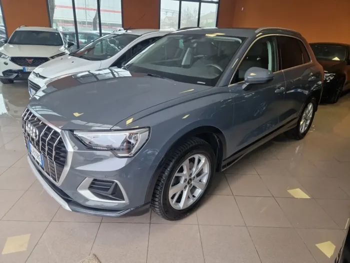 AUDI Q3 35 2.0 tdi Business Advanced quattro s-tronic - immagine 2