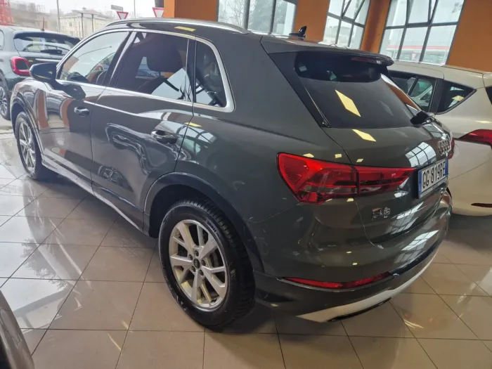 AUDI Q3 35 2.0 tdi Business Advanced quattro s-tronic - immagine 4