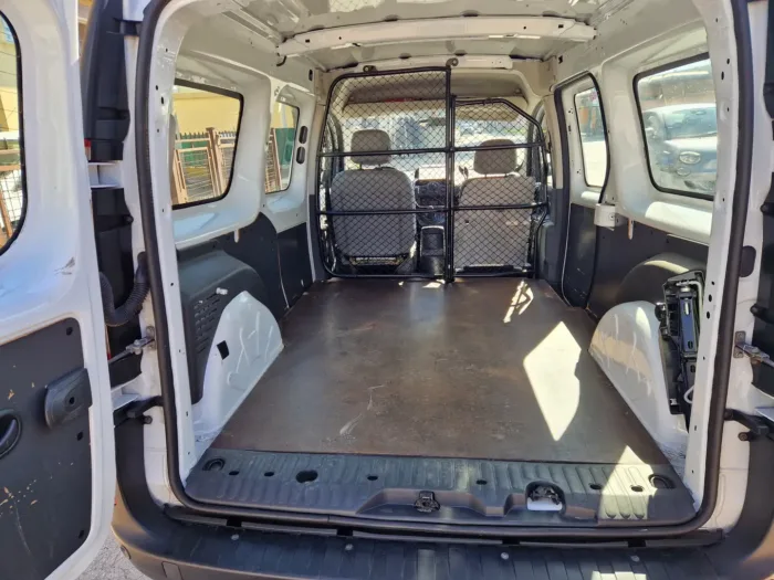 RENAULT KANGOO 1.5 dci Autocarro Maxi -NO CLIMA- - immagine 9