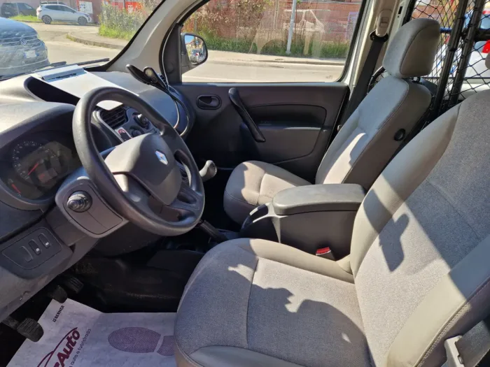 RENAULT KANGOO 1.5 dci Autocarro Maxi -NO CLIMA- - immagine 6