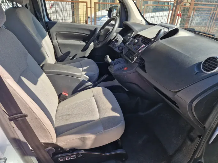 PEUGEOT 5008 1.5 bluehdi GT Line 131cv Aut. - immagine 8