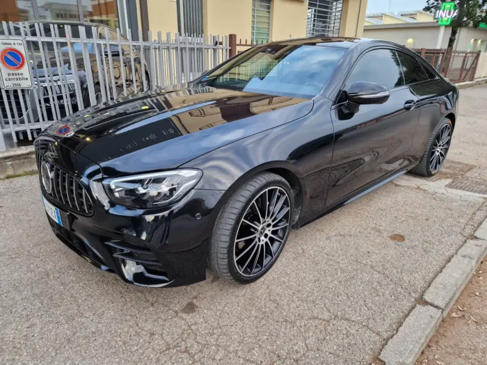 MERCEDES-BENZ E 220 Coupe d Premium Plus 4matic auto - immagine 2