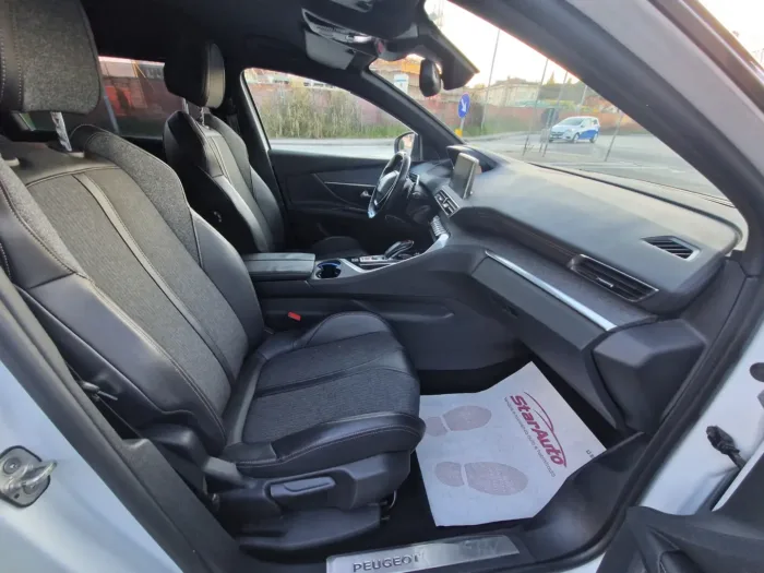 PEUGEOT 5008 1.5 bluehdi GT Line 131cv Aut. - immagine 13