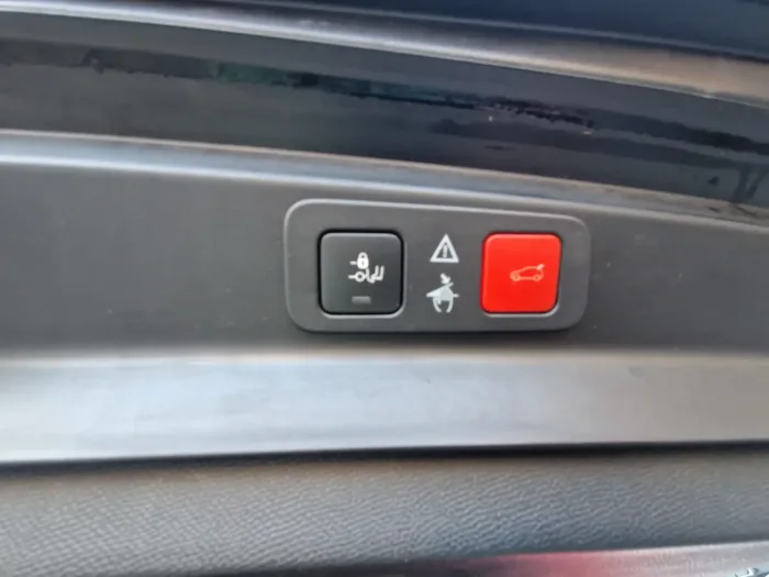 PEUGEOT 5008 1.5 bluehdi GT Line 131cv Aut. - immagine 12