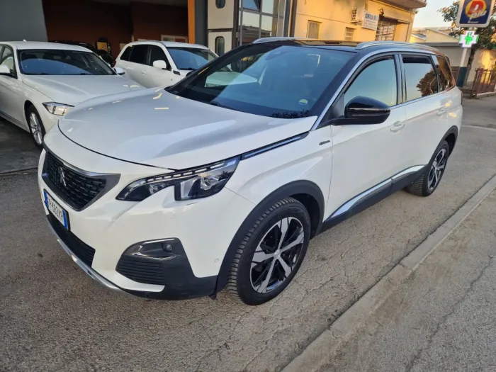 PEUGEOT 5008 1.5 bluehdi GT Line 131cv Aut. - immagine 2