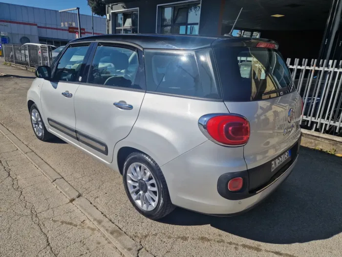 FIAT 500L Living 1.6 mjt Pop Star 105cv - immagine 4