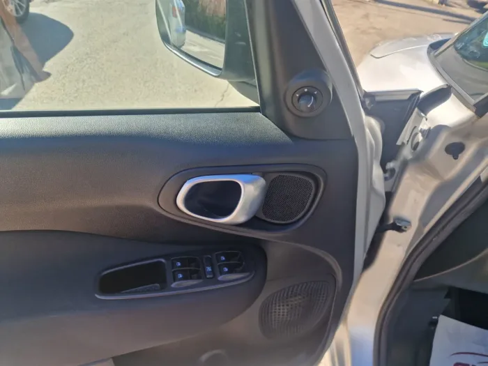 FIAT 500L Living 1.6 mjt Pop Star 105cv - immagine 11