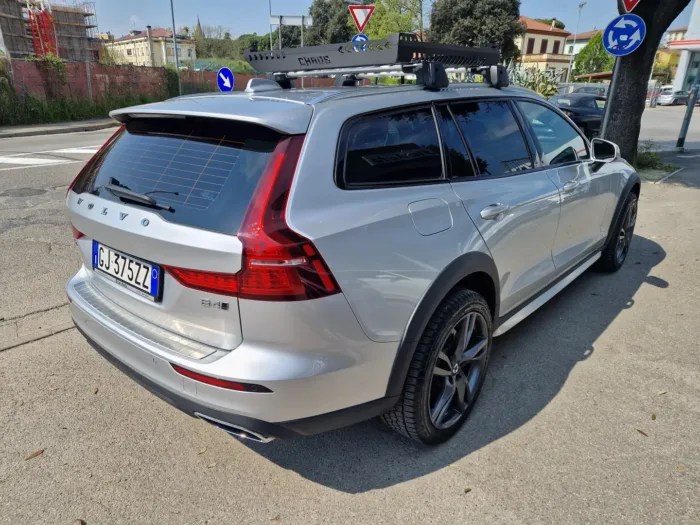 VOLVO V60 Cross Country 2.0 b4 Business Pro awd auto - immagine 3