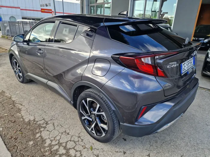 Toyota C-HR 2.0h Comfort e-cvt - immagine 3