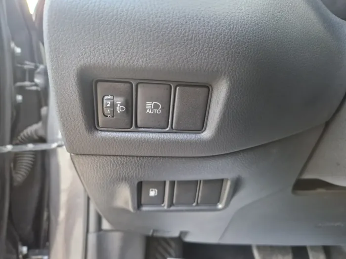 Toyota C-HR 2.0h Comfort e-cvt - immagine 12