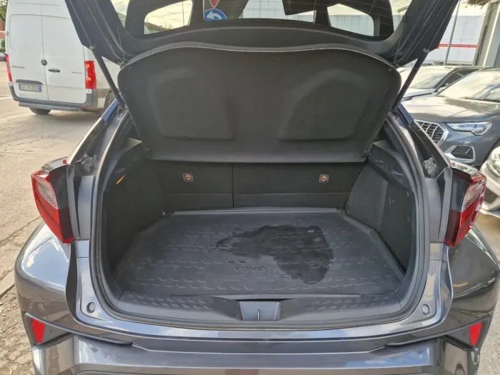Toyota C-HR 2.0h Comfort e-cvt - immagine 15