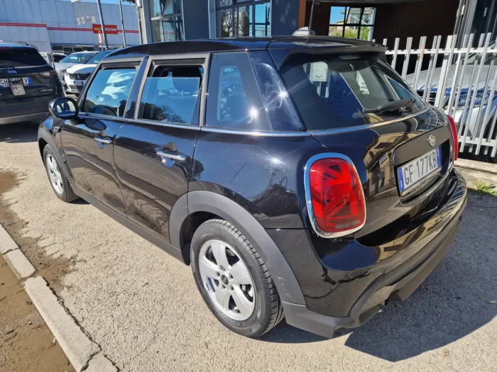 MINI One 5p 1.5 75cv FIRST - immagine 3