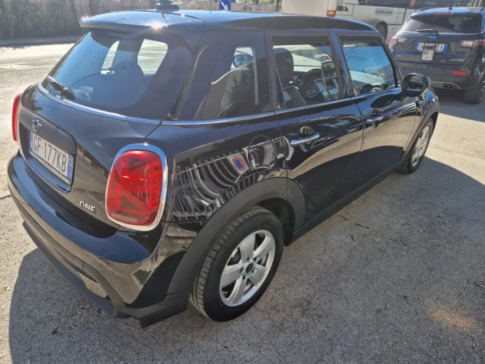 MINI One 5p 1.5 75cv FIRST - immagine 4