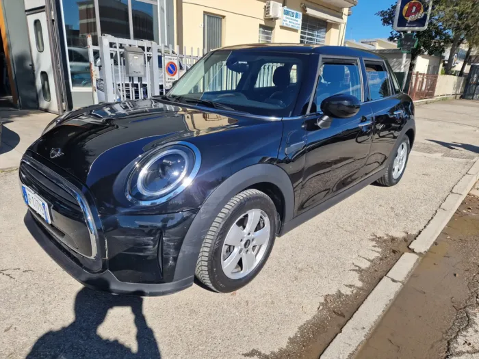 MINI One 5p 1.5 75cv FIRST - immagine 2