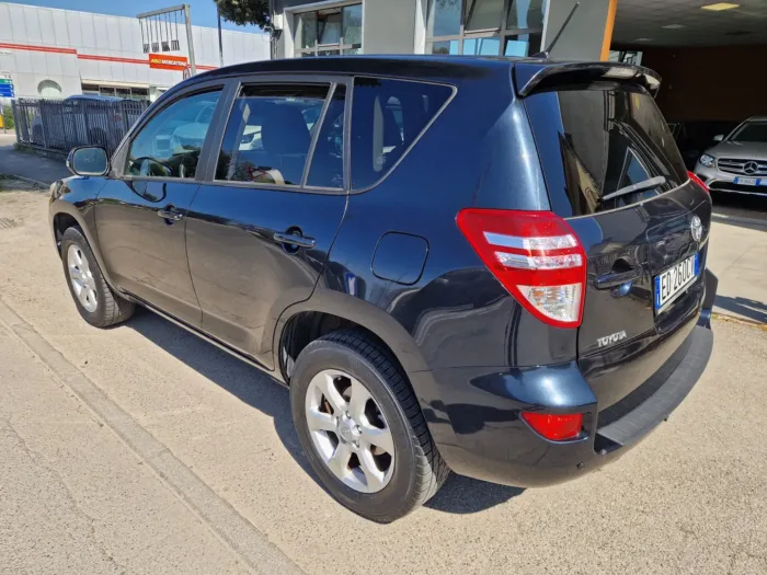 TOYOTA RAV 4 RAV4 2.2 d-4d Luxury 150cv dpf my09 - immagine 3