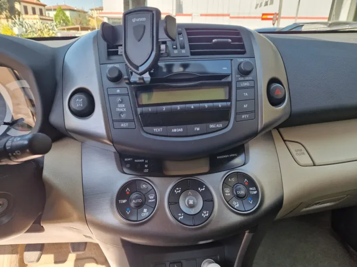 TOYOTA RAV 4 RAV4 2.2 d-4d Luxury 150cv dpf my09 - immagine 9