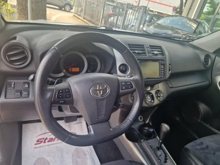 TOYOTA RAV 4 Crossover 2.2 d-4d Executive 150cv auto - immagine 6