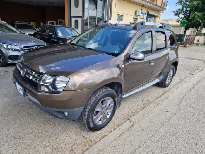 DACIA DUSTER 1.5 dci Laureate 4x2 - immagine 2