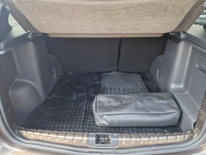 DACIA DUSTER 1.5 dci Laureate 4x2 - immagine 12