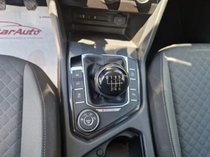 VOLKSWAGEN TIGUAN 2.0 tdi bm Sport - immagine 9