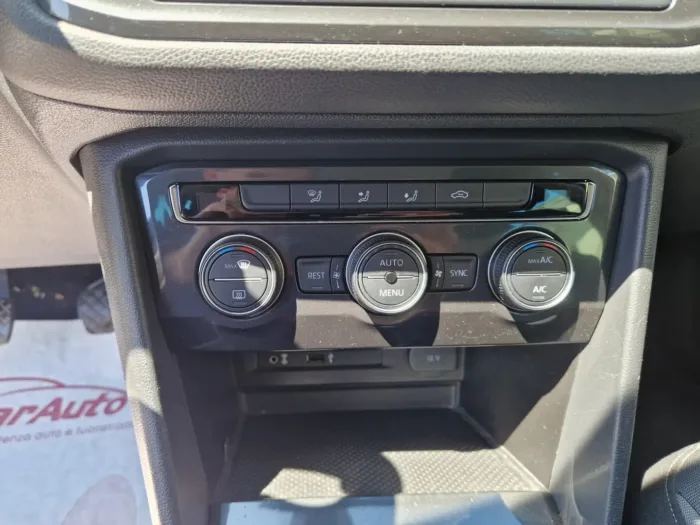 VOLKSWAGEN TIGUAN 2.0 tdi bm Sport - immagine 13
