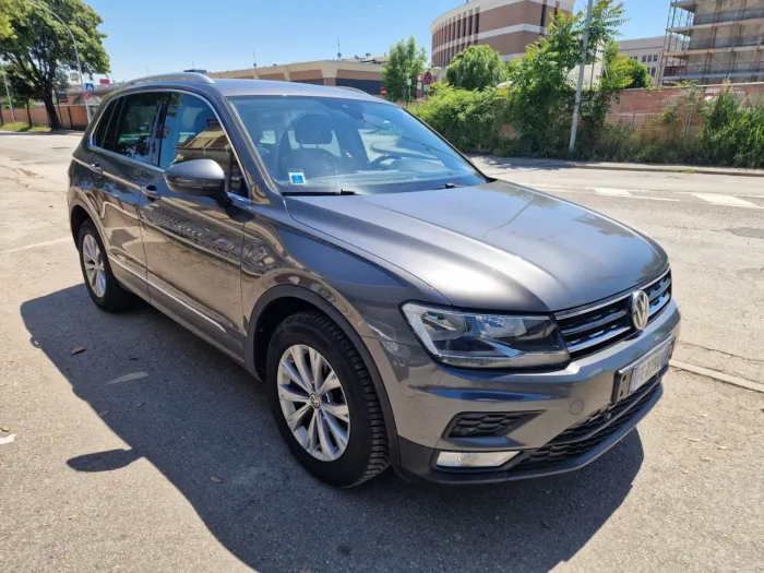 VOLKSWAGEN TIGUAN 2.0 tdi bm Sport
