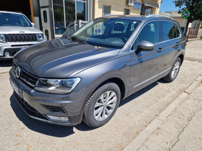 VOLKSWAGEN TIGUAN 2.0 tdi bm Sport - immagine 2