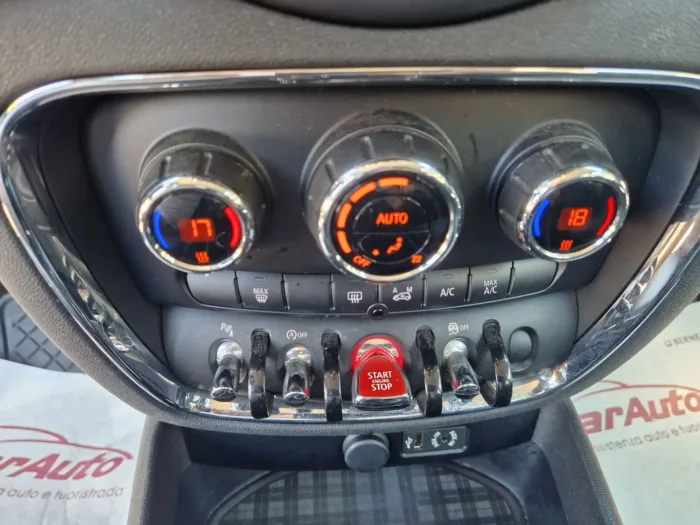 MINI Cooper D Clubman 2.0 Boost - immagine 10