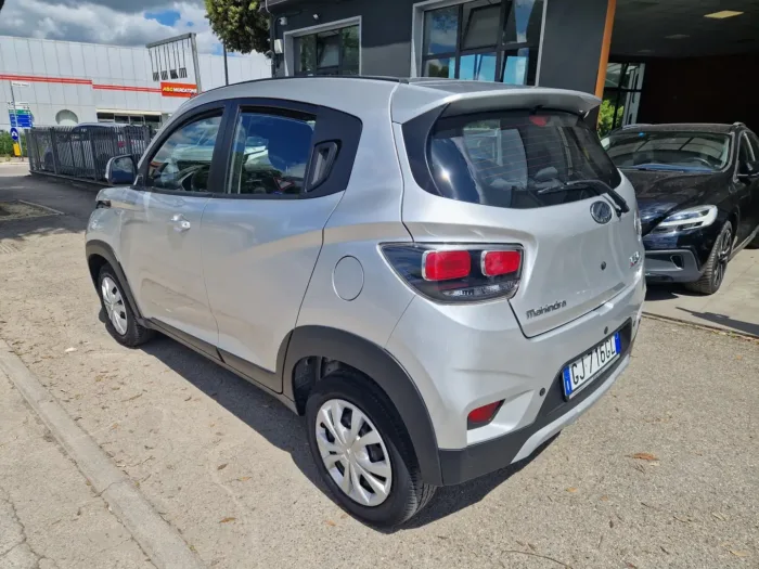 MAHINDRA KUV100 1.2 K6+ m-bifuel - immagine 4
