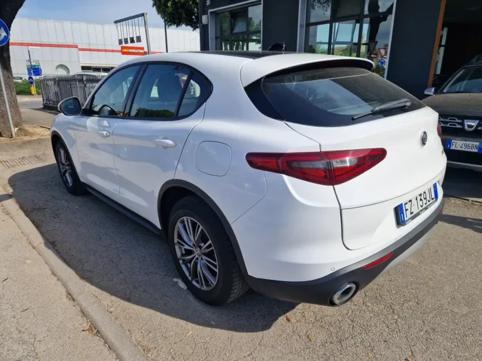 ALFA ROMEO STELVIO 2.2 t Super rwd 180cv auto - immagine 3