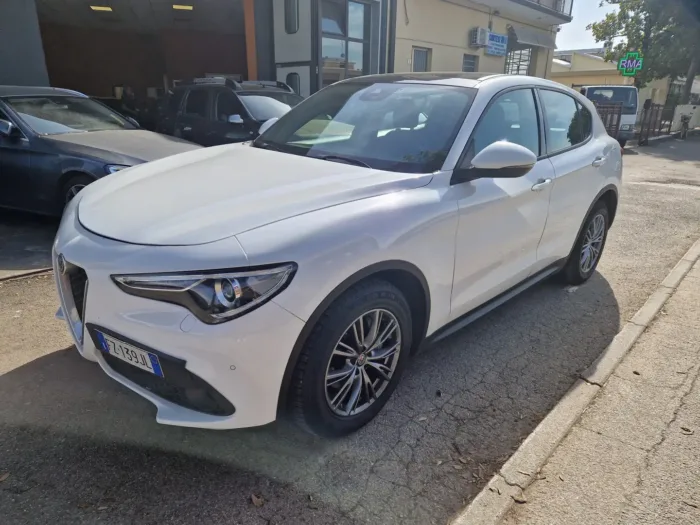 ALFA ROMEO STELVIO 2.2 t Super rwd 180cv auto - immagine 2