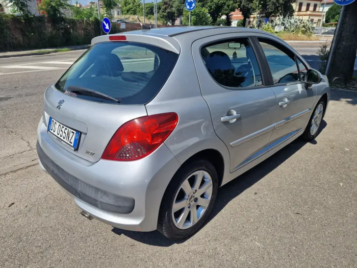 PEUGEOT 207 5p 1.6 hdi 16v Energie fap - immagine 4
