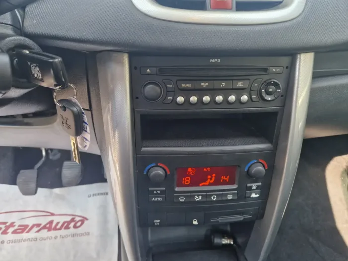 PEUGEOT 207 5p 1.6 hdi 16v Energie fap - immagine 9