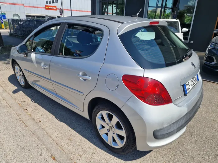 PEUGEOT 207 5p 1.6 hdi 16v Energie fap - immagine 3
