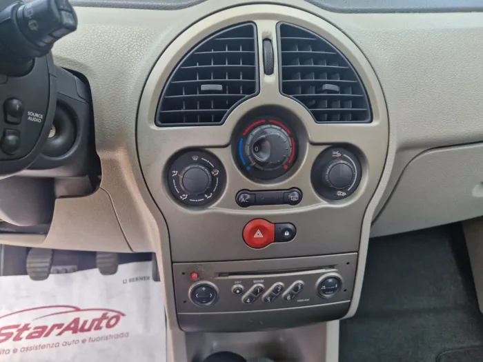 RENAULT MODUS 1.2 16v Confort Dynamique - immagine 7
