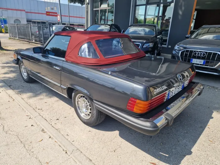 Mercedes-Benz SL 380 Roadster - immagine 4