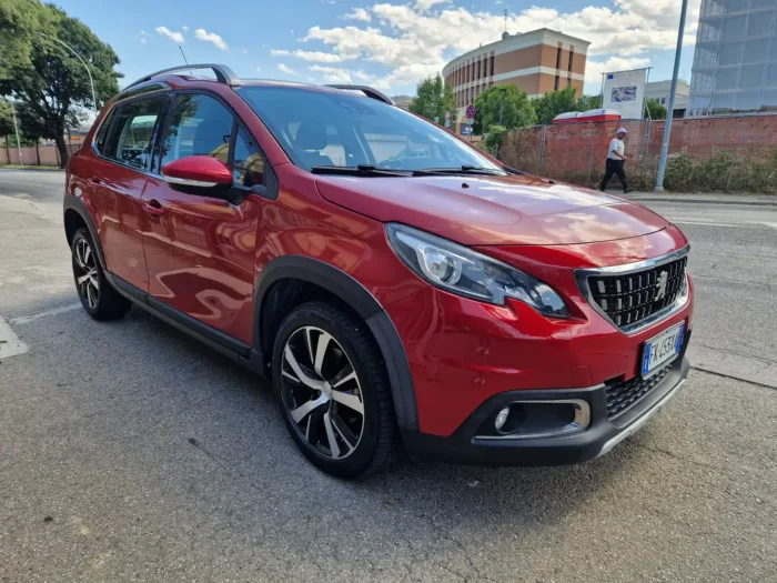 PEUGEOT 2008 1.2 puretech t Allure s