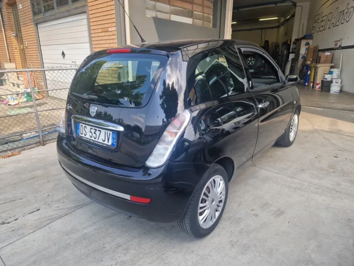 LANCIA YPSILON 1.2 8v New Oro (oro) - immagine 4