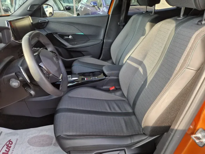 PEUGEOT 2008 1.2 puretech Allure Pack s - immagine 12