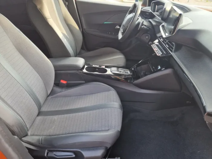 PEUGEOT 2008 1.2 puretech Allure Pack s - immagine 14